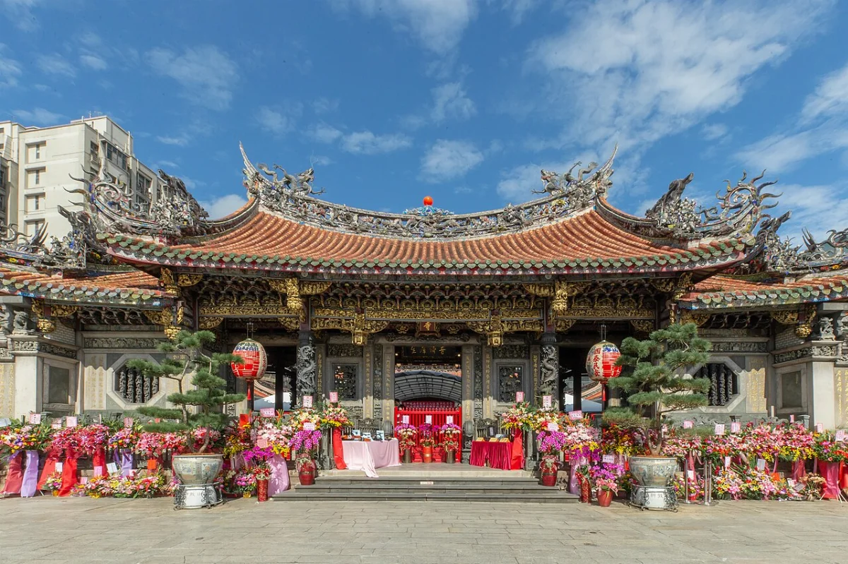 Unlocking the Mystique of Longshan Temple: A Journey of Gods, Gates, and Good Fortune