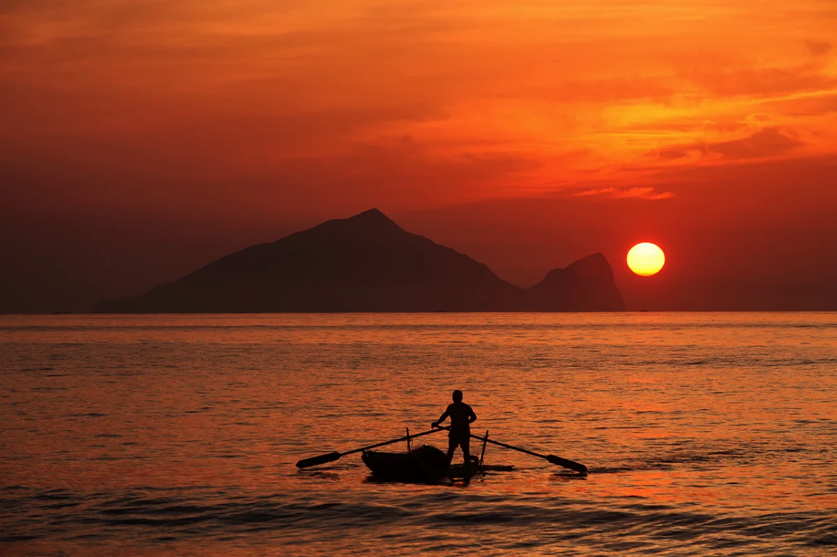 The Ultimate Summer Escape: Yacht Parties, SUP, Surf, and Slices at Turtle Island.